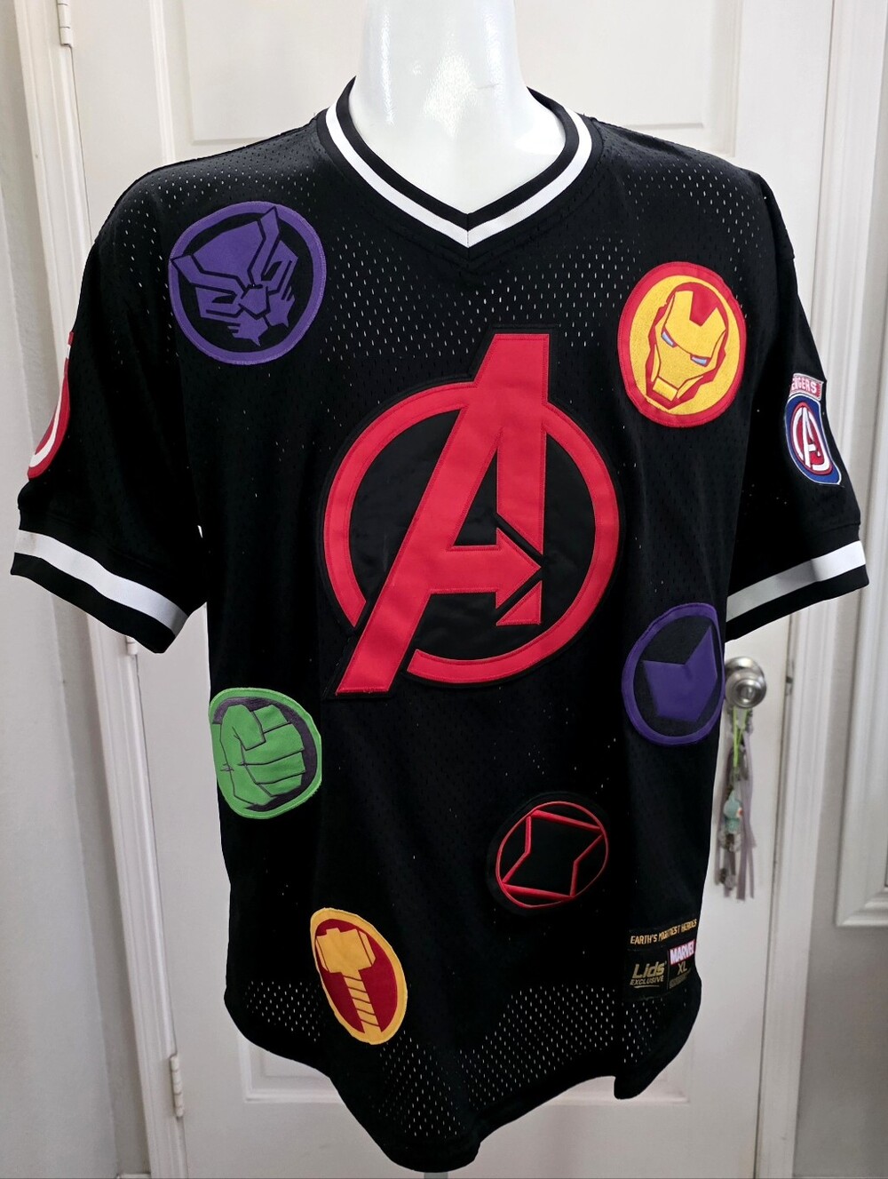 Marvel Avengers Jersey Adult XL Black Mesh V-Neck Lids Exclusive Superheros Rare